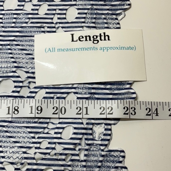 Chico’s Printed Lace Popover Top
0 Petite ( Size 4) White Navy - Picture 11 of 13